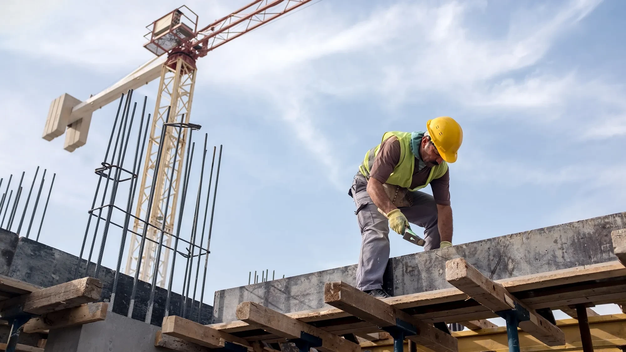 مهندس کیانوش شریفی مهر